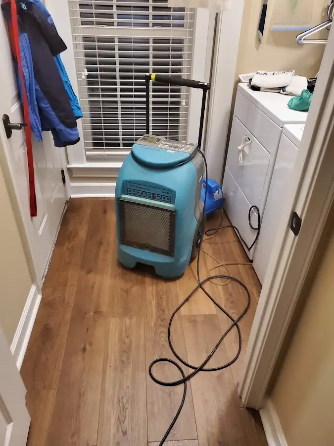 Commercial dehumidifier deployed for Crawl Space Restoration in Gulf Park Estates